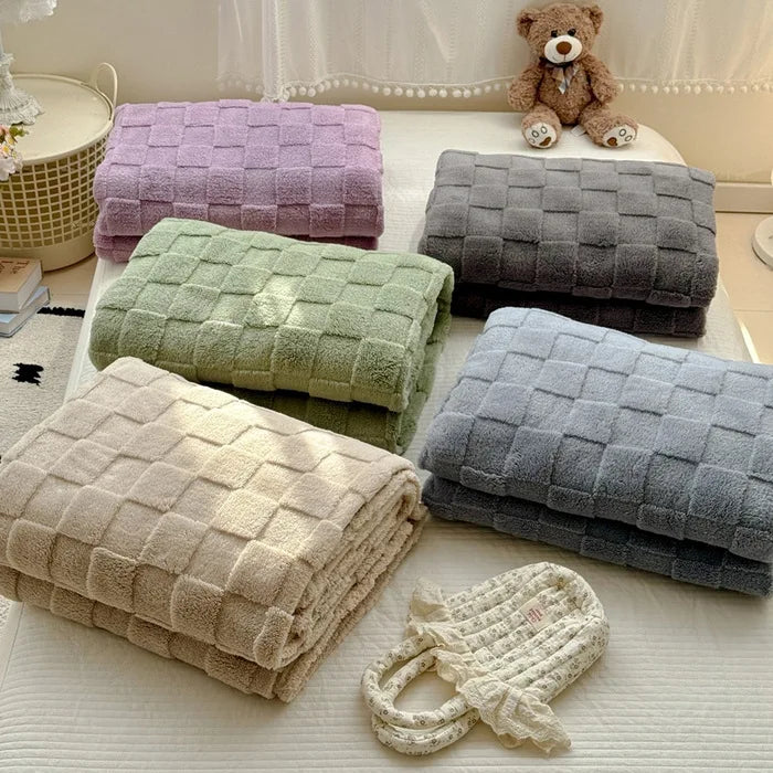 Lilac Checkered Fleece Blankets Christmas Gifts for Women Men Girls Cute Soft Cozy Throw for Bedroom Home Decor Gifts Blankets